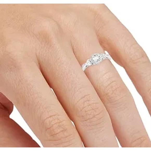 Diamond Promise, Engagement Ring 10K White Gold
REAL DIAMONDS - Picture 6 of 10